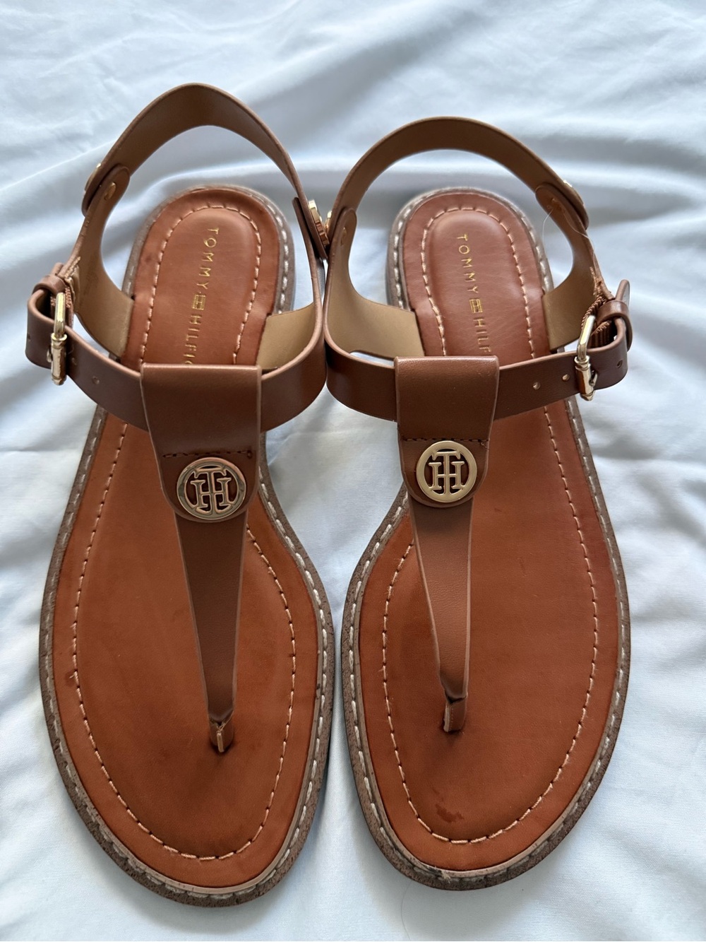 Tommy Hilfiger Brown Leather T‑Strap Sandals with Gold Logo